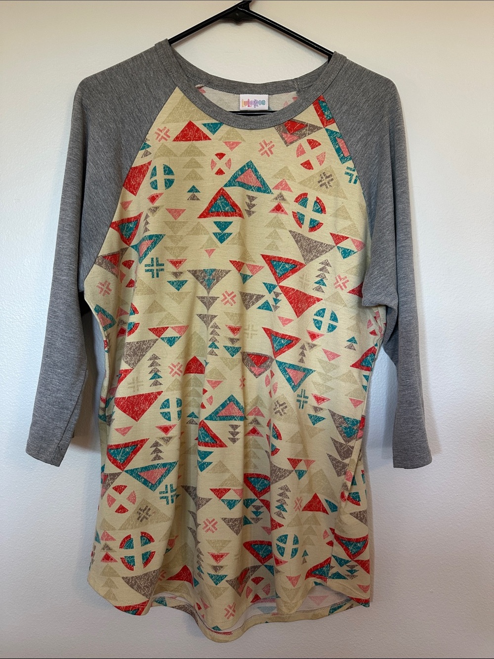 Geo Raglan 3/4 Tee with Gray Sleeves